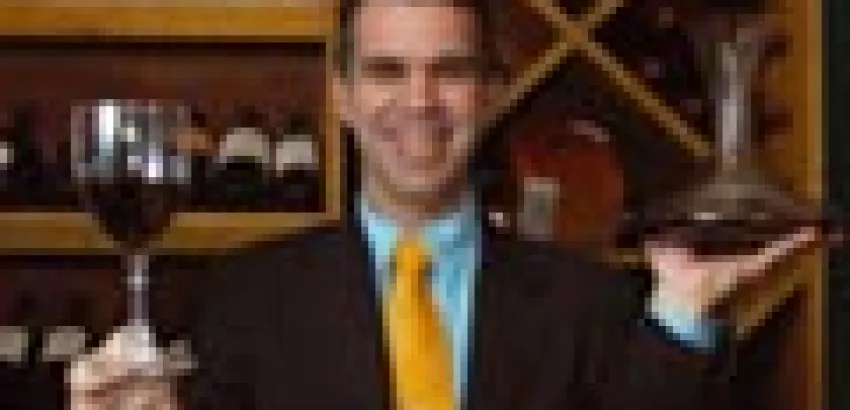Entrevista con Yamir Pelegrino, Master Sumiller y Sumiller de la Cadena Iberostar para México Entrevista con Yamir Pelegrino, Master Sumiller y Sumiller de la Cadena Iberostar para México