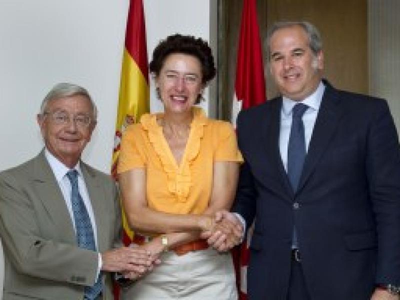 La Comunidad de Madrid firma un acuerdo con la Real Academia de Gastronomía
