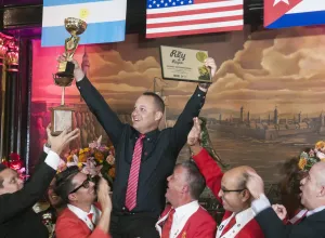 Adrián Ravelo, ganador del evento Internacional de Cantina Rey de Reyes del Daiquirí 