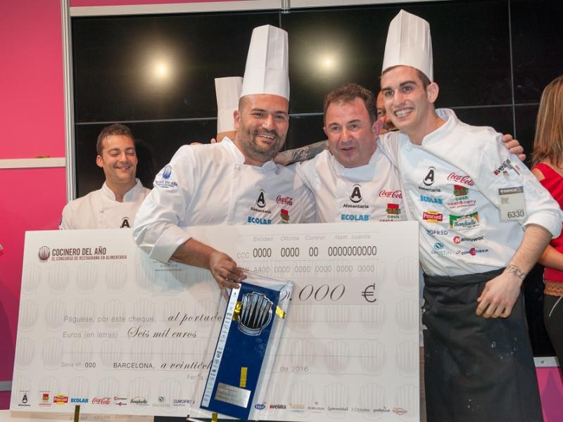 Raúl Resino ganador del VI Concurso Cocinero del Año y Óscar Quintana del II Concurso Camarero del Año