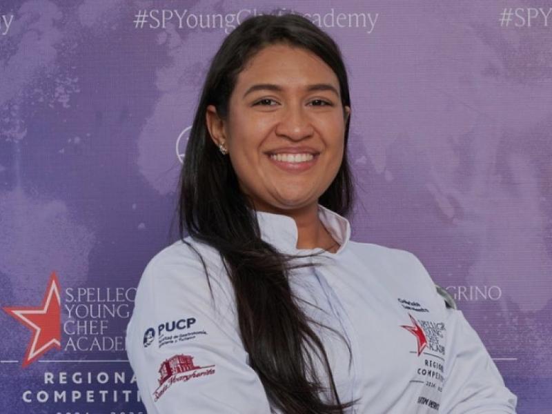 Gabriela Sarmiento con el premio S.Pellegrino Young Chef Academy de Latinoamérica