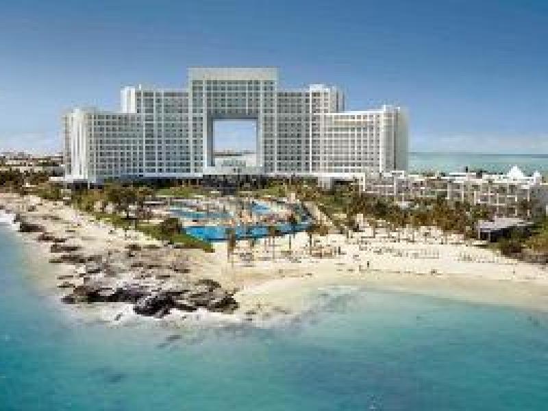 RIU renueva sus bufés con modernas miniporciones