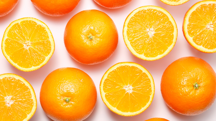 El albedo es la parte blanca de la naranja que se encuentra en la piel y la pulpa El albedo es la parte blanca de la naranja que se encuentra en la piel y la pulpa