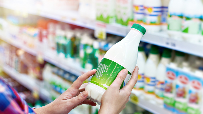 Descubre los tipos de leche según cómo se procesan