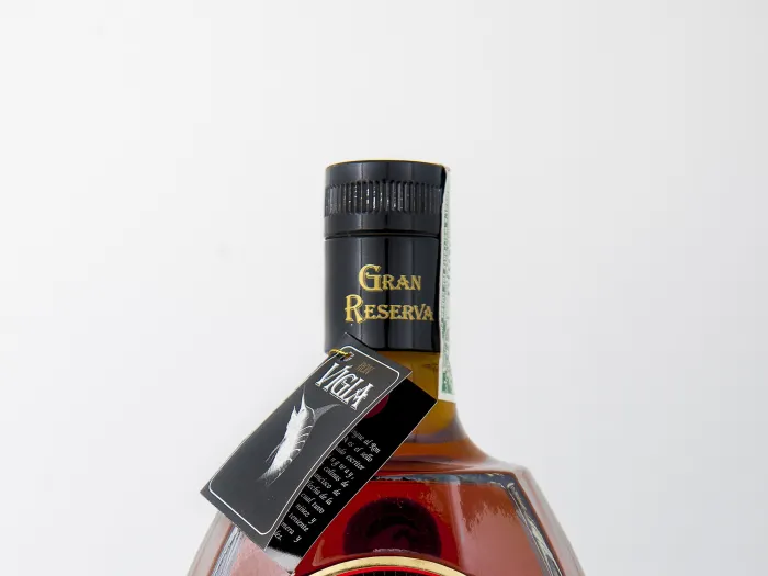 Ron-Vigia-botella-Tecnoazucar