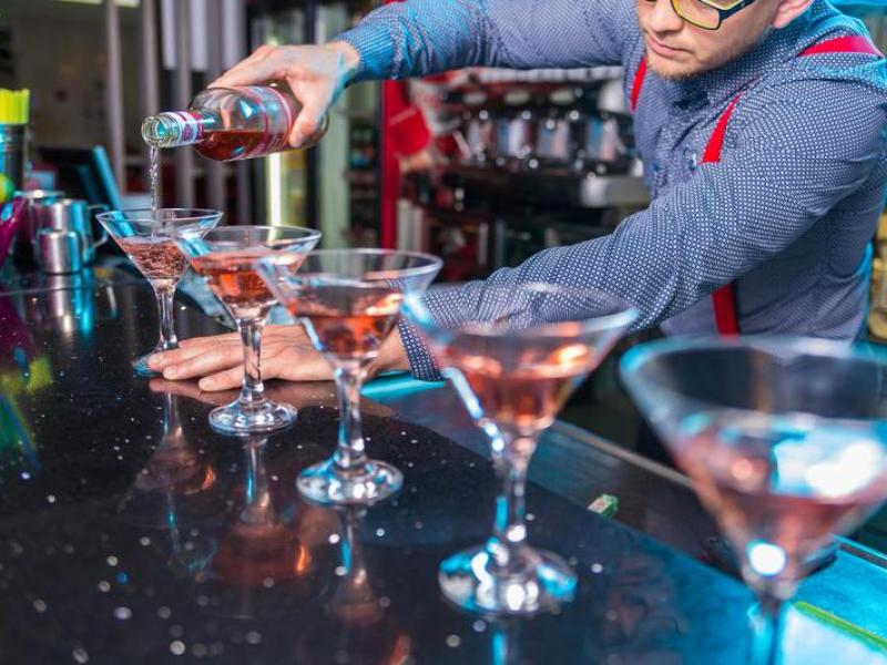 coctelería estilo flair o libre