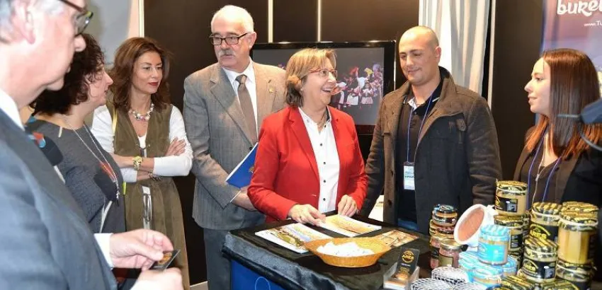 La conselleira de Mar reivindica en Xantar el papel dinamizador de las ferias en la economía La conselleira de Mar reivindica en Xantar el papel dinamizador de las ferias en la economía