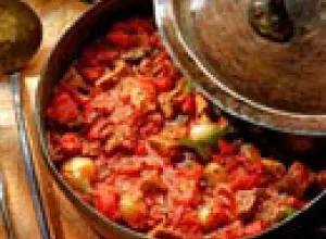 Goulash y Zinfandel, la pareja del momento