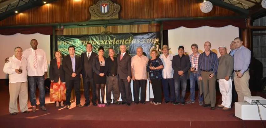 Grupo Excelencias entregó sus Premios Excelencias Cuba 2014 Grupo Excelencias entregó sus Premios Excelencias Cuba 2014