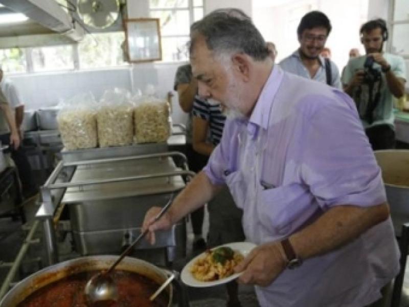 Francis Ford Coppola cocina en Cuba 