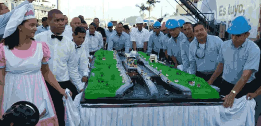Mega pastel en el centenario del Canal de Panamá Mega pastel en el centenario del Canal de Panamá
