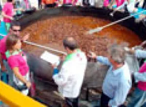 España: Una caldereta de cordero de 1.400 kilos, récord "Guinnes" en Badajoz