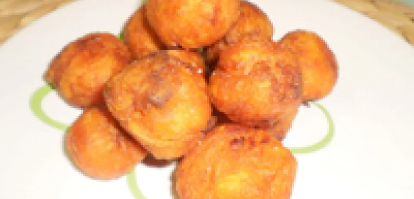 Bolas de boniato con capa crocante y rellenas con tasajo, picadillo de res o vegetales Bolas de boniato con capa crocante y rellenas con tasajo, picadillo de res o vegetales