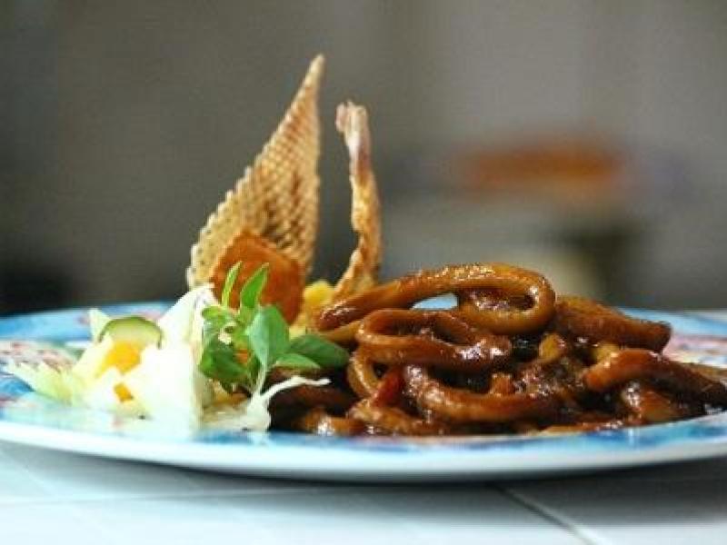 Recetas de la cocina regional santiaguera: CALAMARES ENTOMATADOS