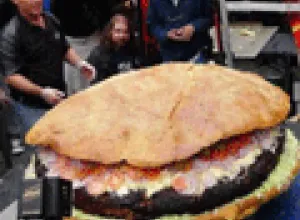 La hamburguesa más grande del mundo pesa más de 250 kilos