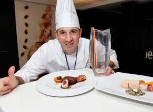 Muere el cocinero Alberto Moreno en un accidente de tráfico