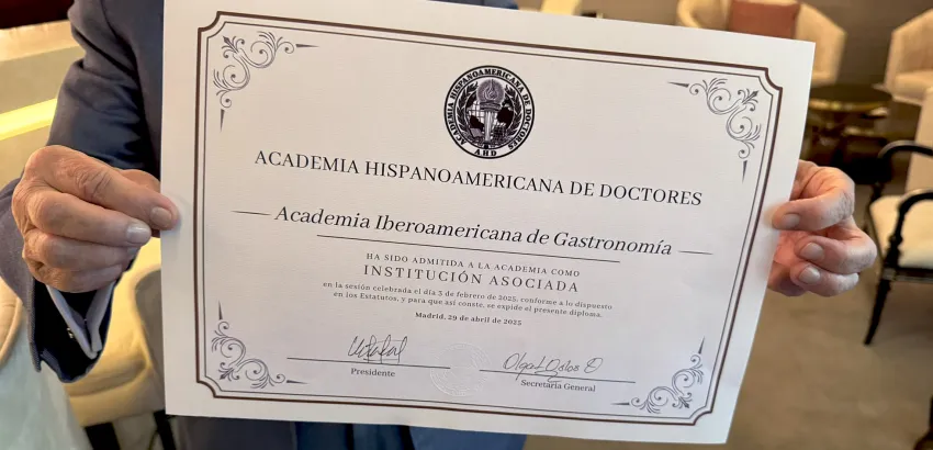Rafael Anson Academia-Hispanoamericana Doctores Rafael Anson Academia-Hispanoamericana Doctores
