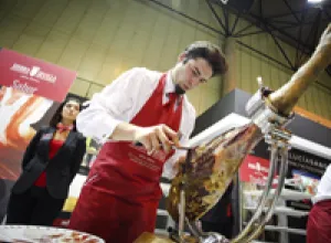 Igor Corral, del Hotel Urban, se adjudica el III Concurso de Corte de Jamón Andalucía Sabor 2011