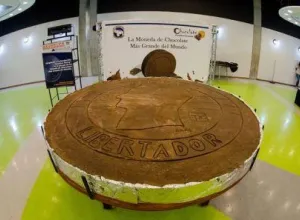 Récord Guinness para la moneda de chocolate más grande del mundo 