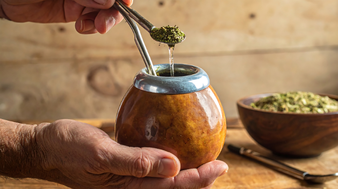 Cebar el mate