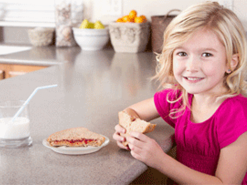 El pan y los cereales, indispensables para prevenir la obesidad infantil