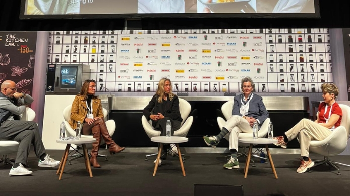 Begoña Rodrigo (La Salita), Pepa Muñoz (El Qüenco de Pepa), Vicky Sevilla (Arrels) y Paula Gutiérrez (Tayta) en debate de alta cocina en HIP 2026