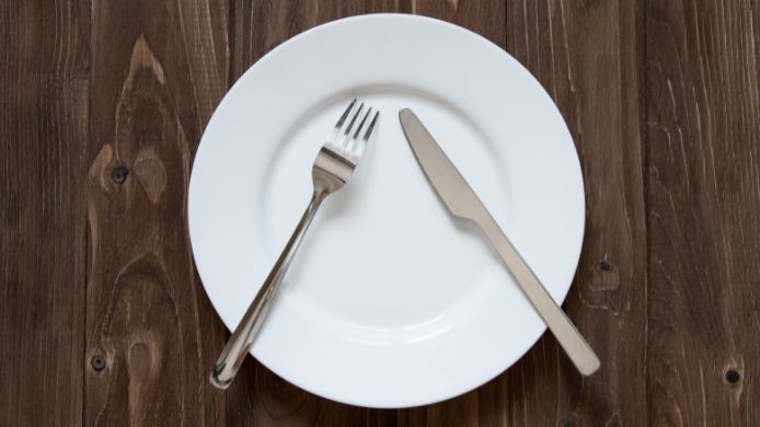 Parada en el protocolo de cubiertos