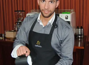 Víctor Couto elegido mejor barista de Galicia en votación popular