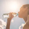 Mitos sobre el agua, la importancia de la hidratación adecuada