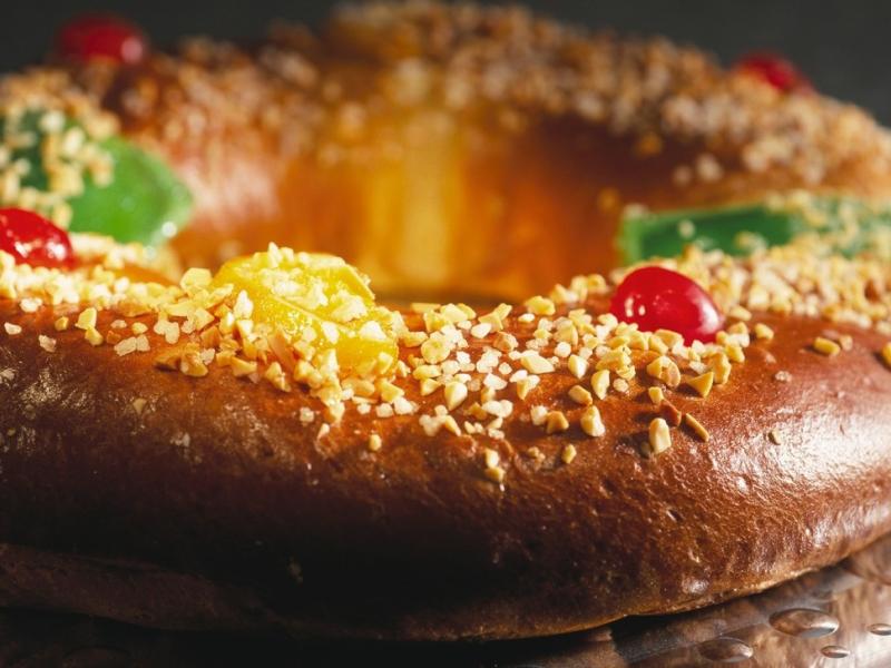 roscon de reyes-relleno-tradicional-dulces-navideños-postres-navideños