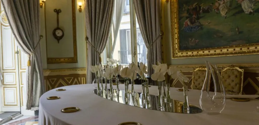 "Bespoke Experience 1855" "Bespoke Experience 1855"
