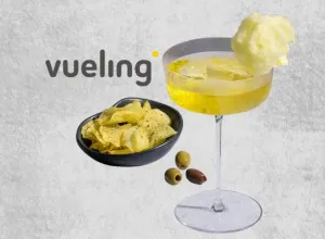 Cóctel Vueling in the Clouds servido con nube de azúcar