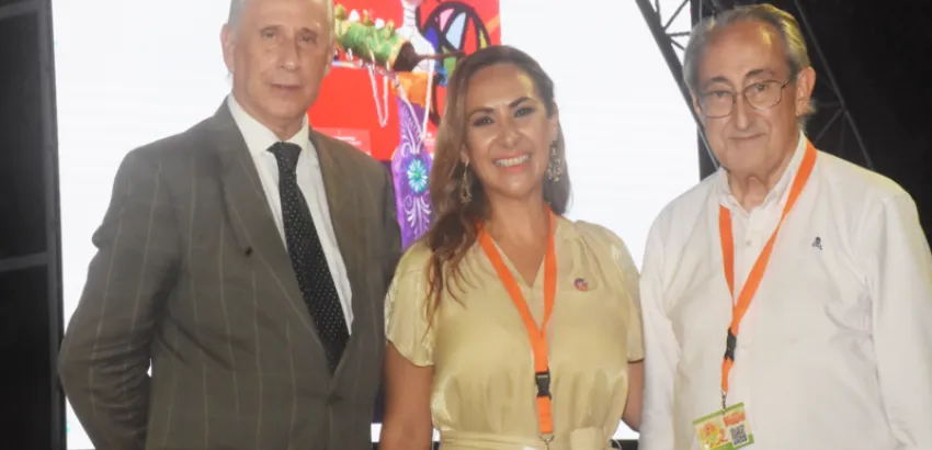 Jose Carlos De Santiago, Lupita Robles y Julio Valles Jose Carlos De Santiago, Lupita Robles y Julio Valles