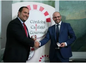 Las gafas-sonrisa de Miaoquehago serán el complemento solidario de Córdoba Califato Gourmet