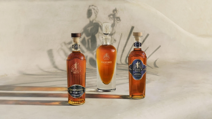 Nueva botella de ron Havana Club Selección de Maestros edición 2026 con diseño de la Giraldilla