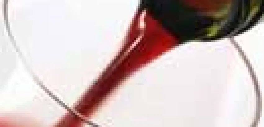 Viticultores y analistas predicen que el 2010 será un año muy bueno para los amantes del vino. Viticultores y analistas predicen que el 2010 será un año muy bueno para los amantes del vino.