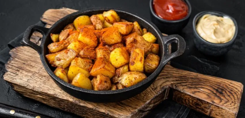 Aperitivos patatas bravas Aperitivos patatas bravas