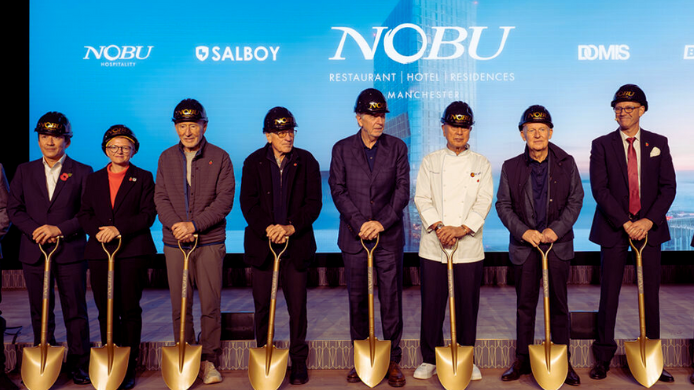 Robert De Niro presenta restaurante Nobu en Manchester