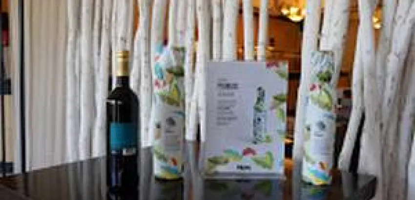 Sallés Hotel Aeroport Girona ofrece un vino solidario en favor de la fundación Mona Sallés Hotel Aeroport Girona ofrece un vino solidario en favor de la fundación Mona