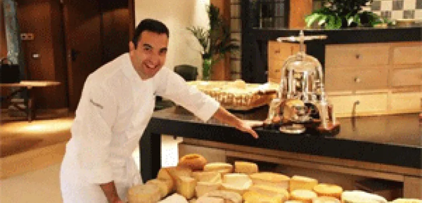 El segoviano Óscar Velasco gana el premio Excelencias Gourmet 2015 El segoviano Óscar Velasco gana el premio Excelencias Gourmet 2015