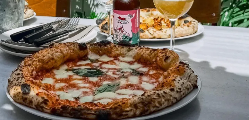 Pizza Margherita de Sartoria Panatieri, segunda mejor pizza del mundo según The Best Pizza 2024 segunda mejor pizza del mundo en Barcelona