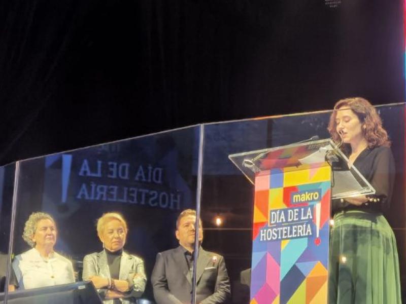 Isabel Ayuso Díaz recibe premio Madrina de Honor