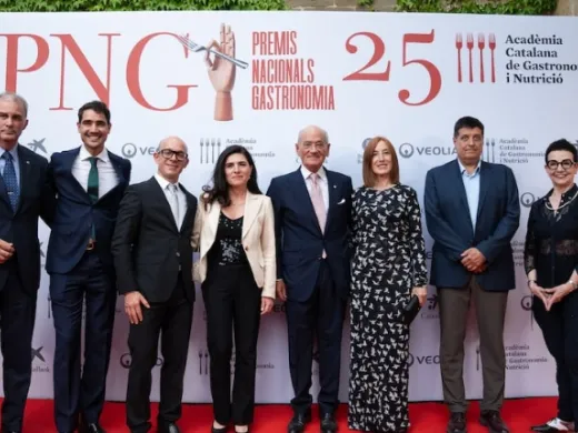 Academia catalana entrega sus premios