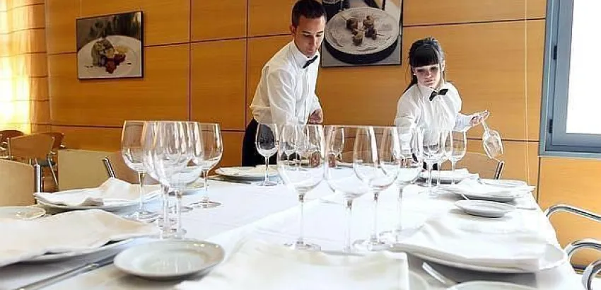 Pasado, presente y futuro de las profesiones en gastronomía Pasado, presente y futuro de las profesiones en gastronomía