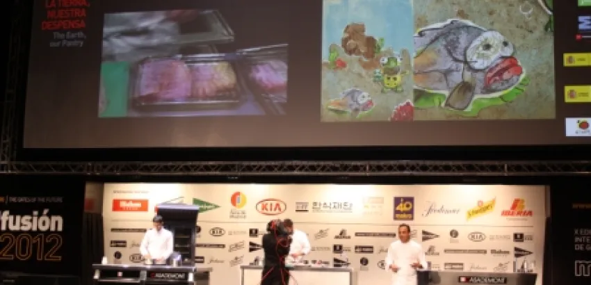 Plato que reproduce movimiento de las olas asombra a los chefs Plato que reproduce movimiento de las olas asombra a los chefs