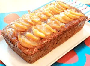 Budín navideño con peras, simple y delicioso para las fiestas