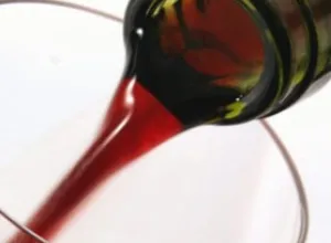 Médicos españoles defienden consumo moderado de vino incluso más que la abstención