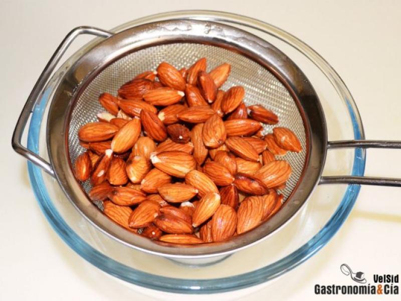Las almendras son menos calóricas de lo que se muestra en las etiquetas alimentarias