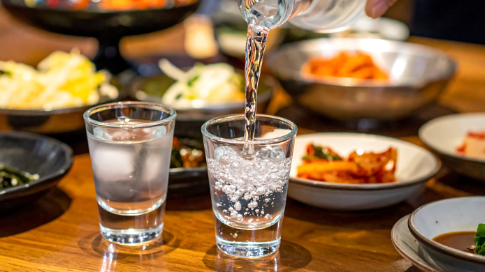 El soju es uno de los principales licores de la gastronomía coreana
