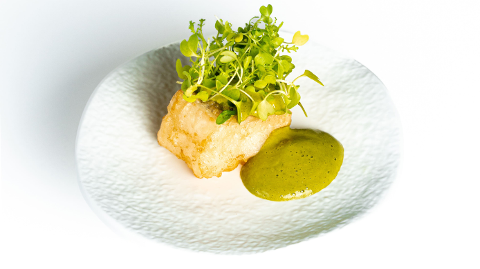 Tajadas de bacalao con mojo verde y cilantro